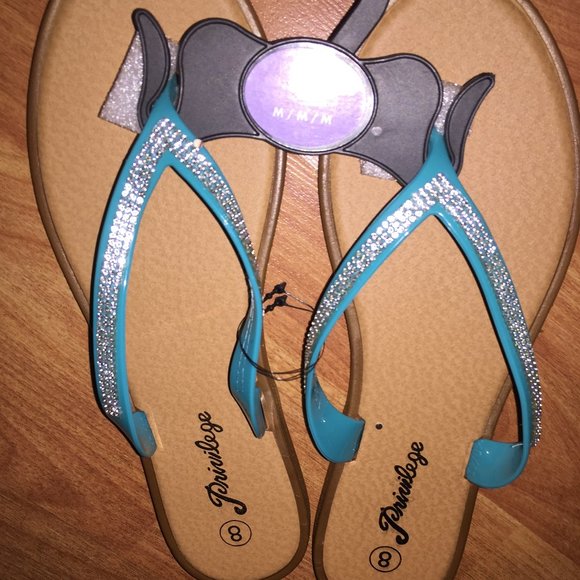 Privilege Size 8 Rhinestone Ladies Slippers - Picture 4 of 7